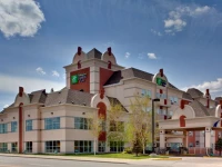 Holiday Inn Express Hotel and Suites Lethbridge 3*