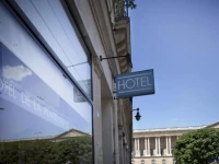 De La Place Du Louvre 3*