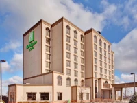 Holiday Inn and Suites Mississauga 3*