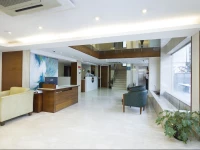 OYO Premium Cunningham Road