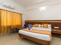 OYO Rooms Majestic Gandhinagar 3