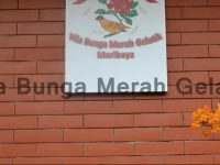 Vila Bunga Merah Gelatik