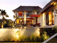Enchanting Canggu Villa 3*