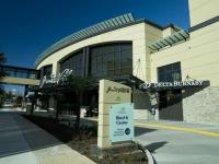 Delta Burnaby Hotel and Conference Centre 4*