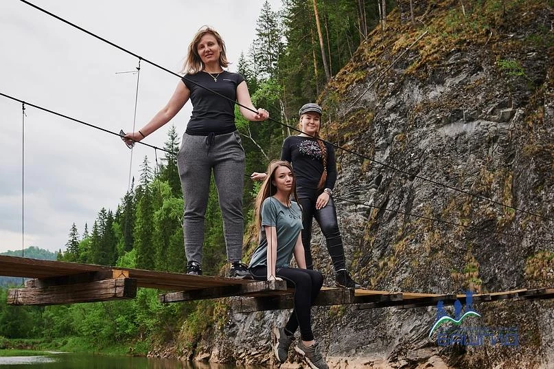 Хижина Шамана и утес Карамалы