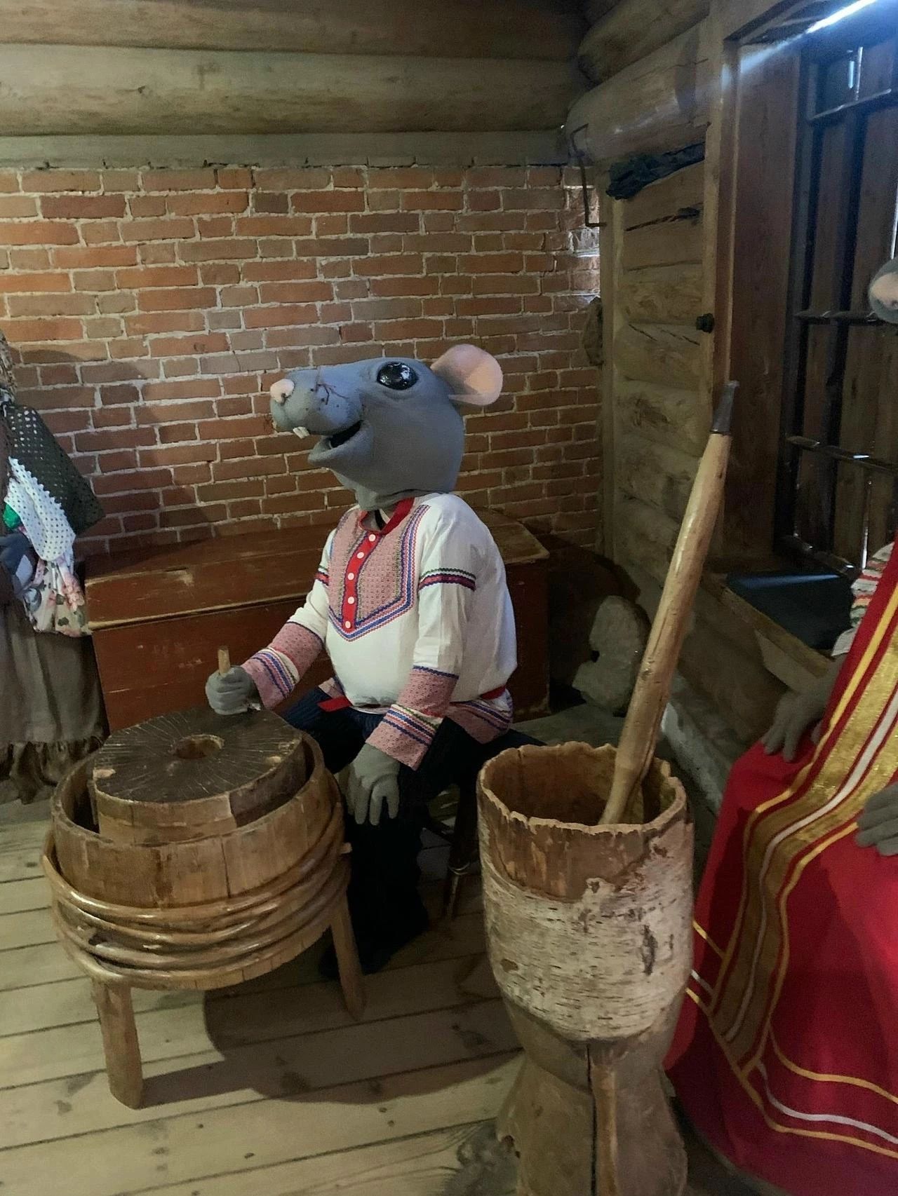 МЫШИНОЕ ЦАРСТВО И ЗИМНЯЯ СКАЗКА КАЦКАРЕЙ