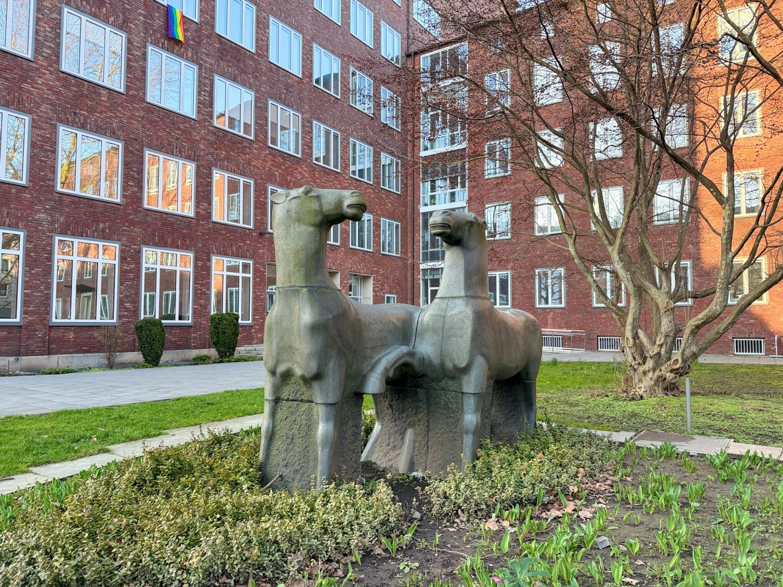 Конная скульптура