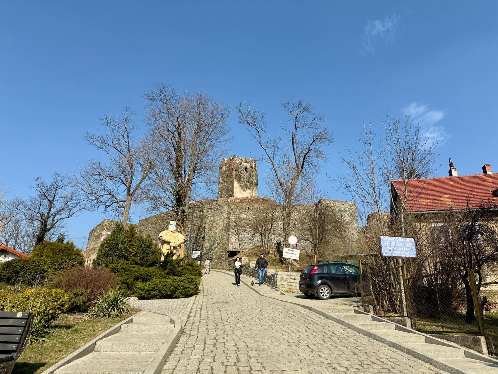 Замок Болькув