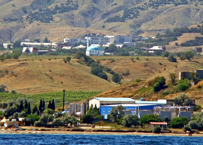 Прибрежное (Кара-Тёбе), Россия